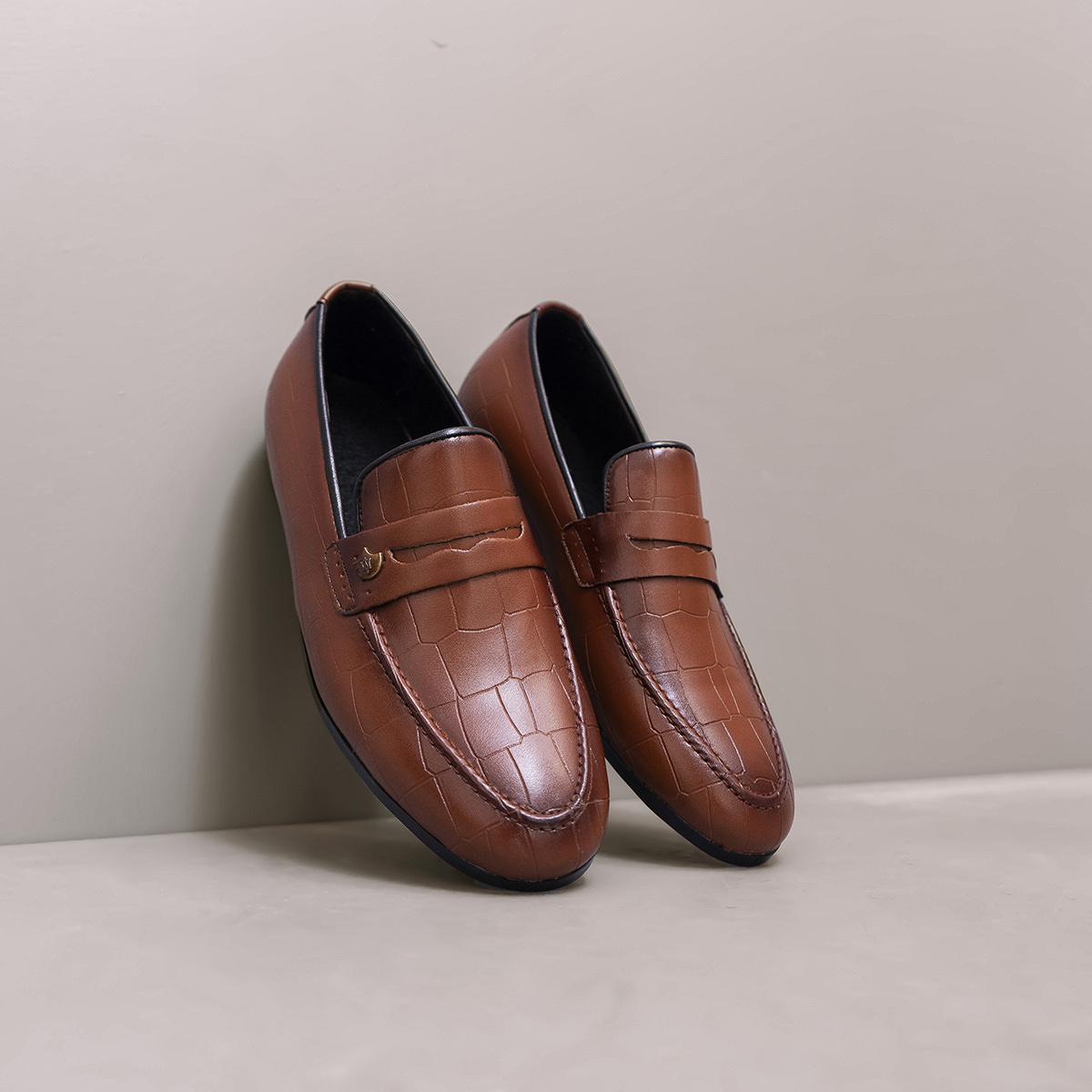 کالج مردانه مدل liam رنگ عسلی