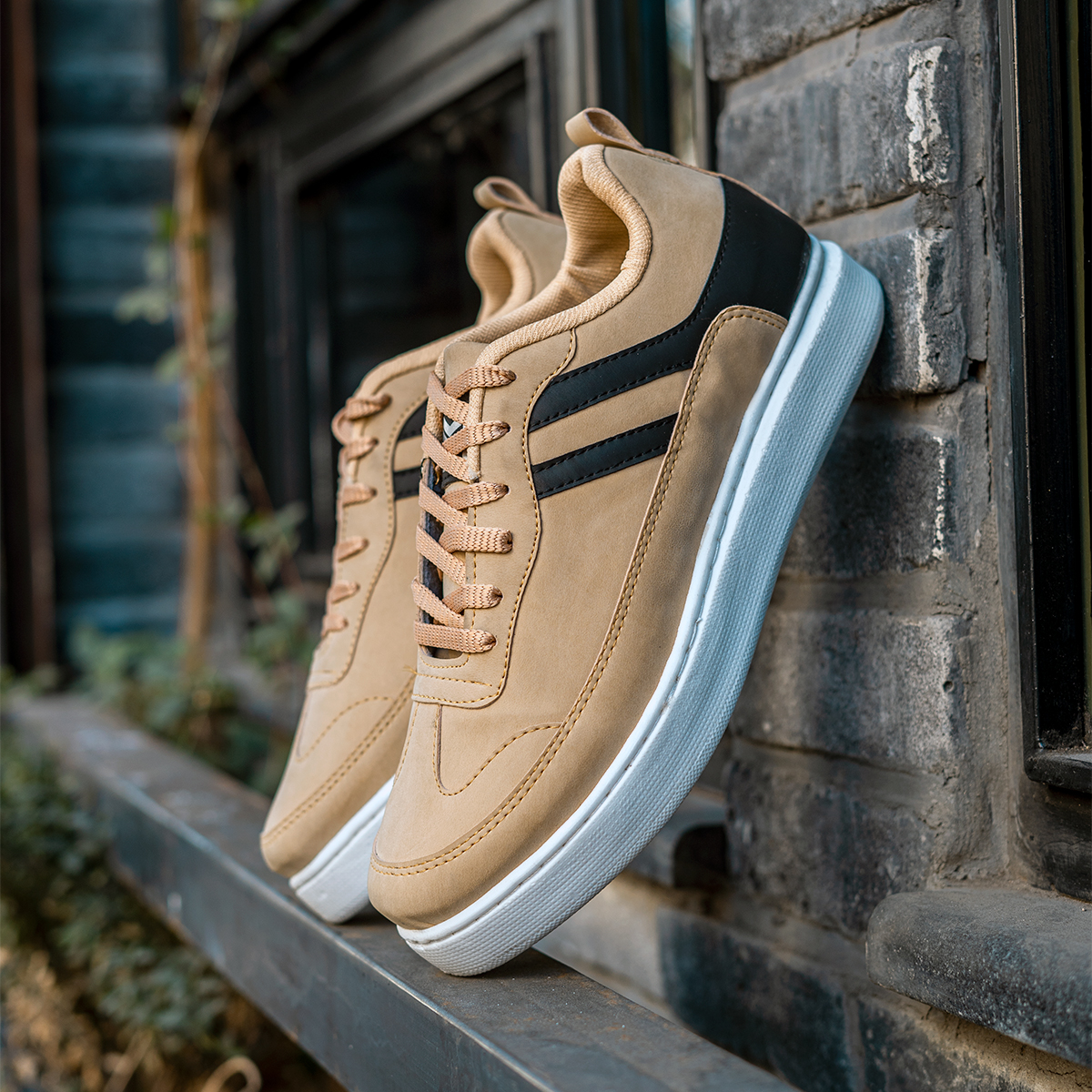 کفش تخت مردانه کرم مدل varosh