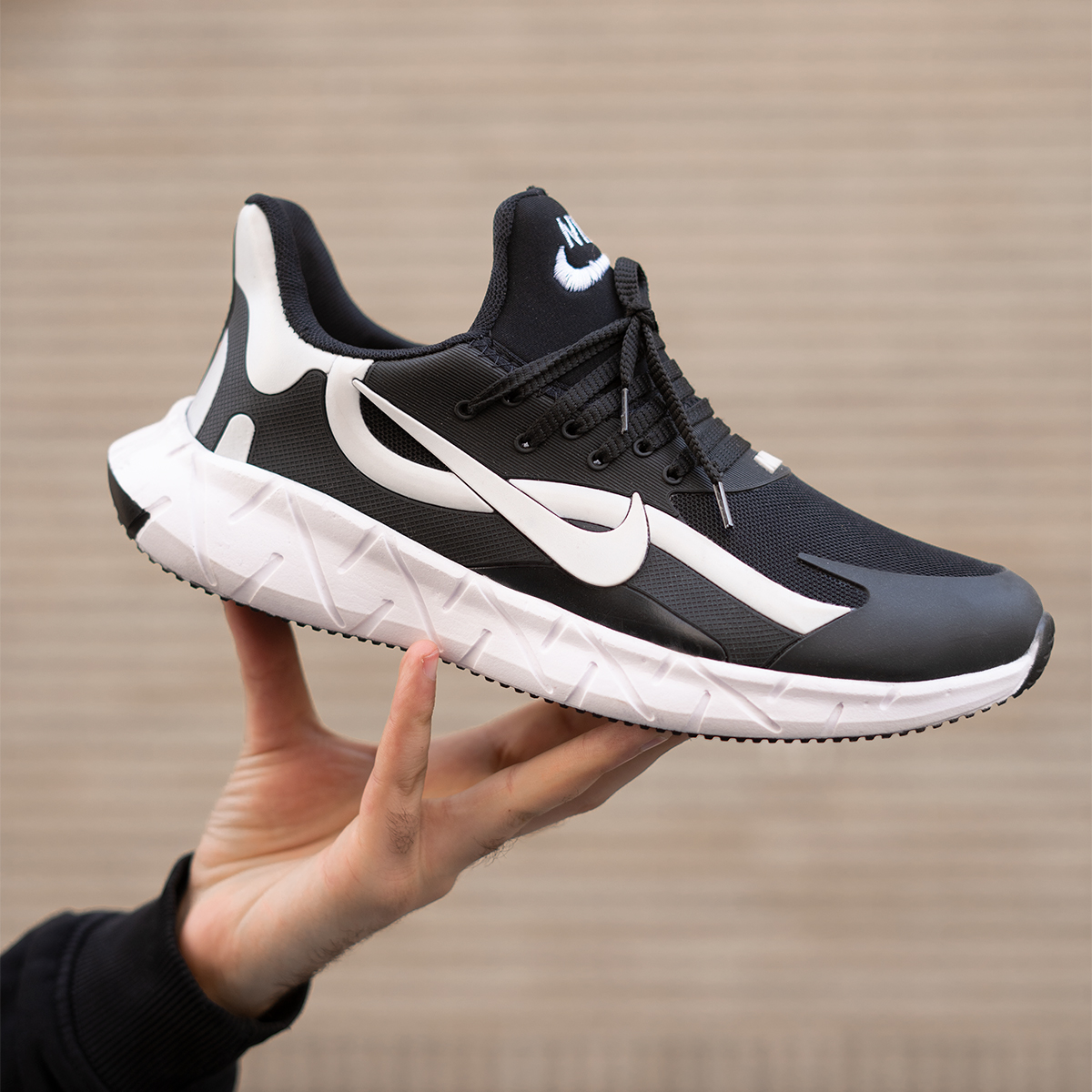 کفش ورزشی نایک مشکی سفید مدل Zaxi