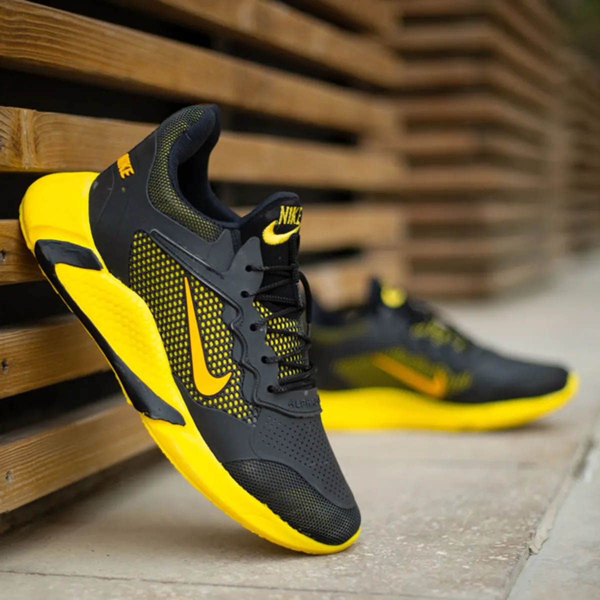 کفش ورزشی نایک مشکی زرد مردانه مدل alpha