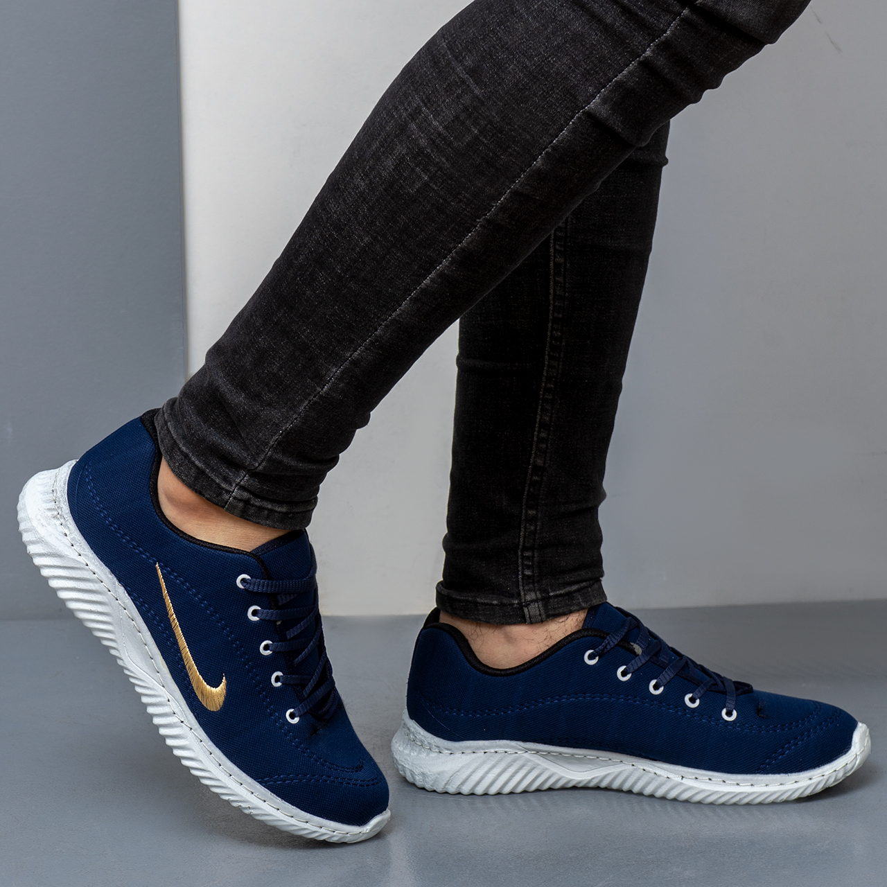 کفش ورزشی مردانه سرمه ای نایک زرد(T) مدل U7