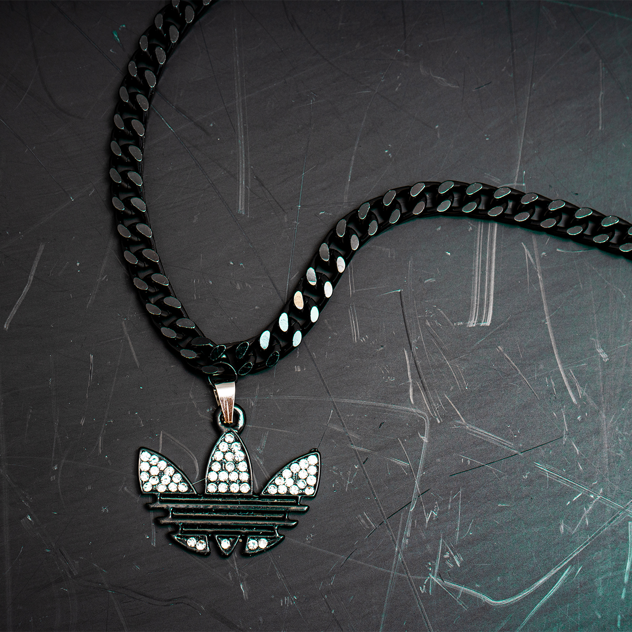 گردنبند آویز دار آدیداس مشکی مردانه مدل A40