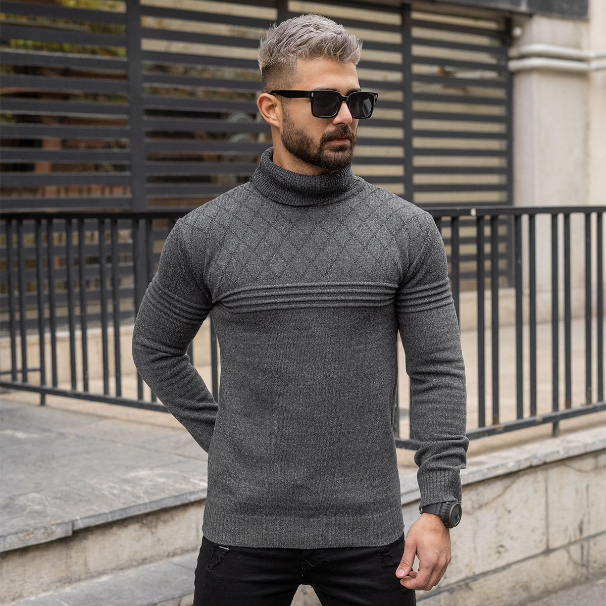 پلیور مردانه ذغالی طرح لوزی یقه اسکی مدل Havash