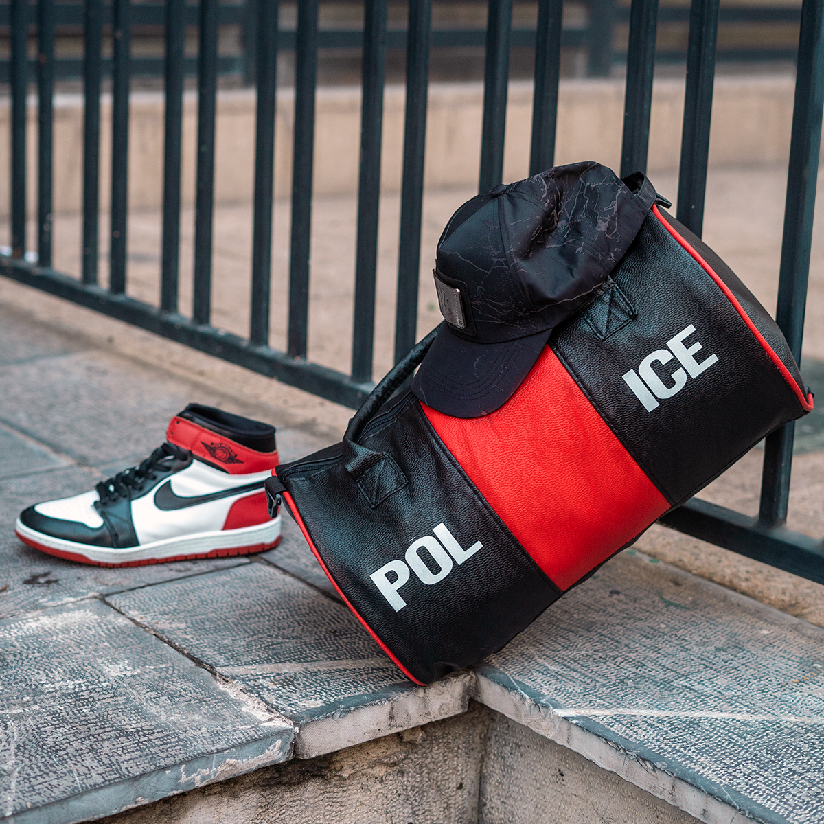 ساک ورزشی مشکی قرمز مدل Police