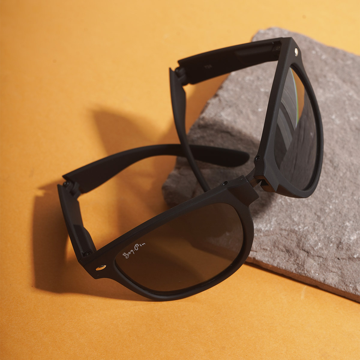 عینک آفتابی مردانه مشکی مدل boypin