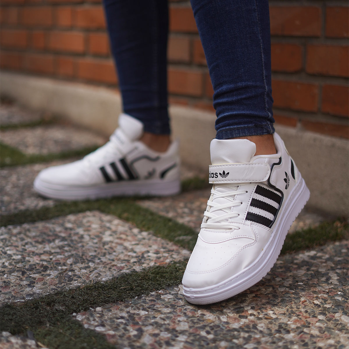 کفش آدیداس مردانه سفید مشکی مدل Kamyar