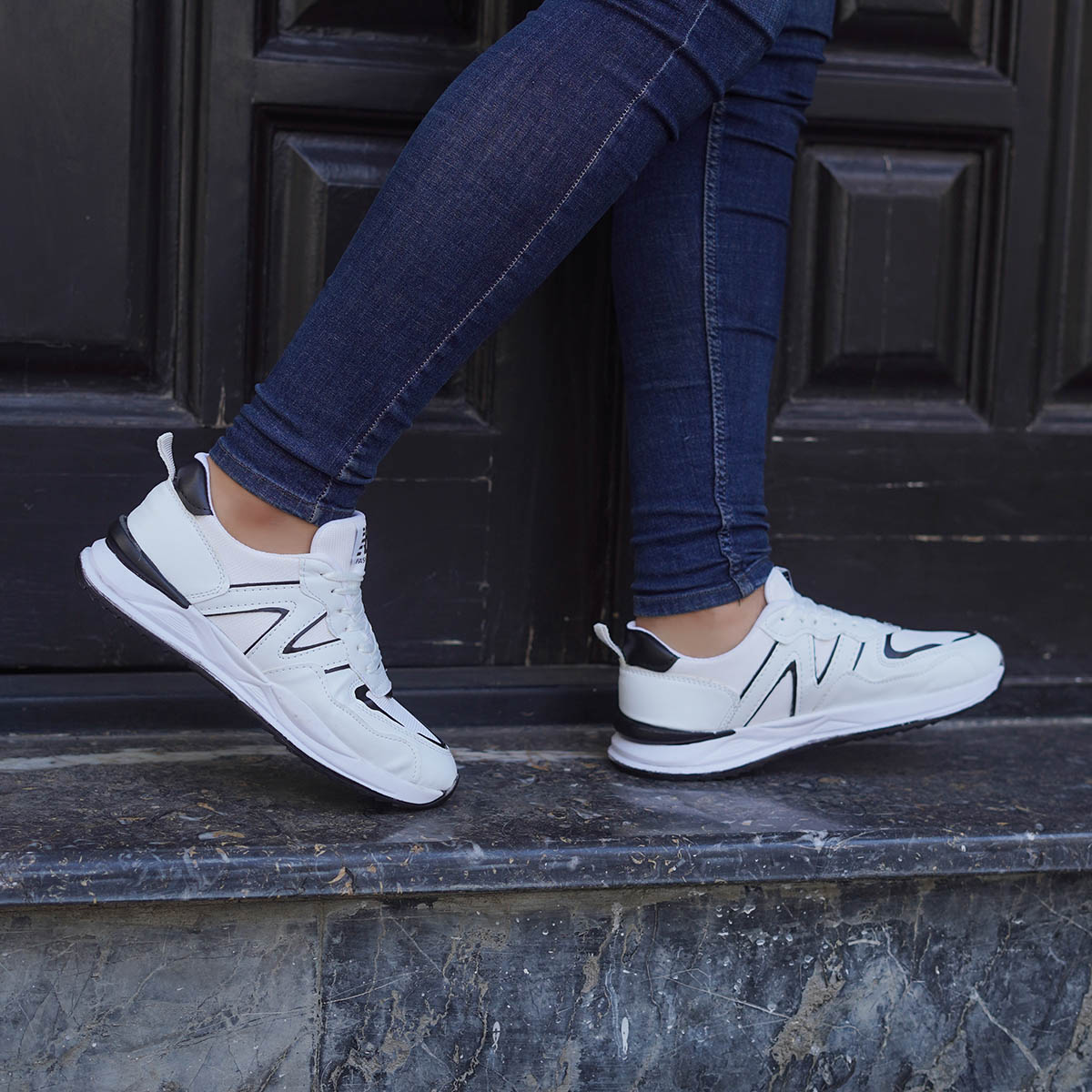 کفش ورزشی New Balance مردانه سفید مدل Romano