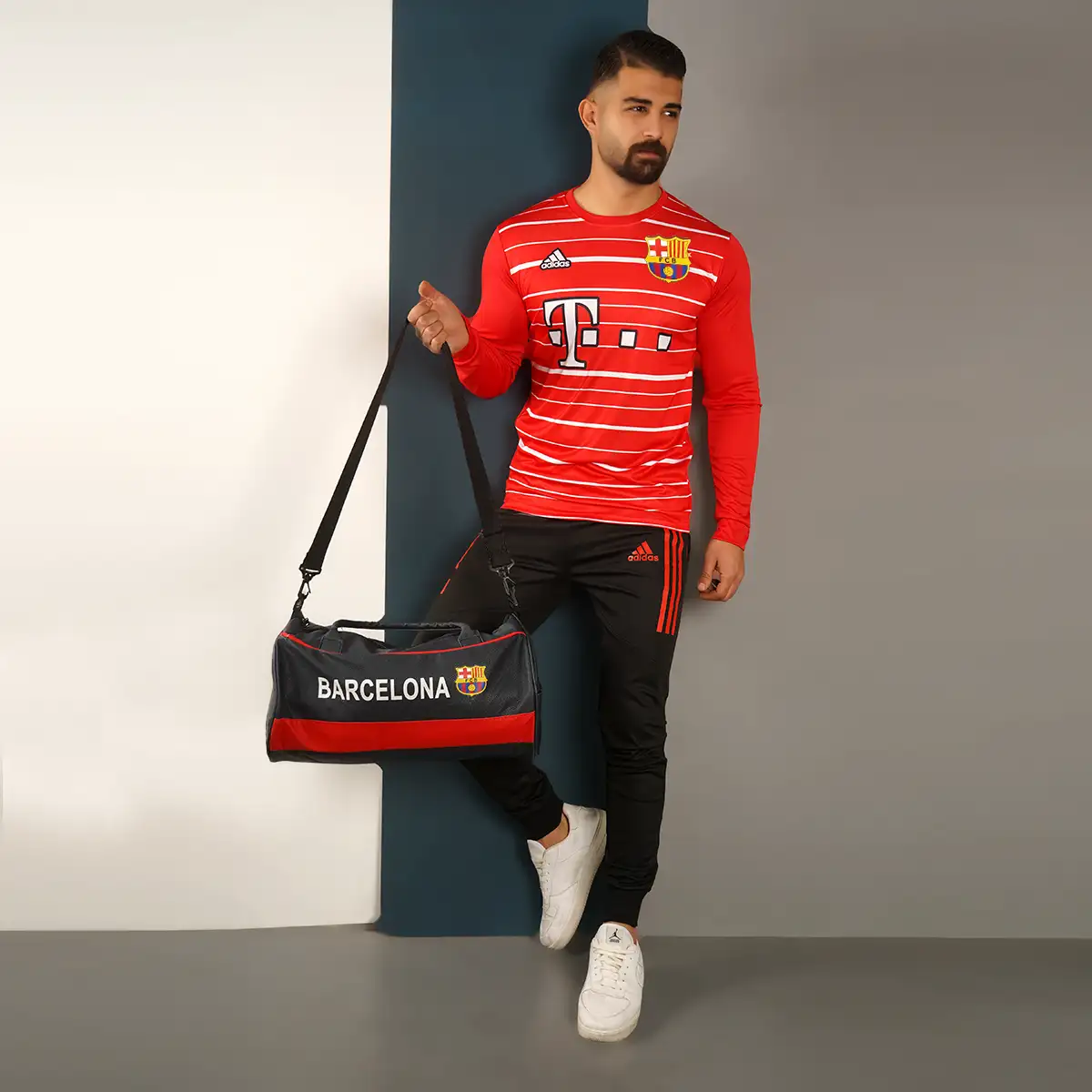 کیف ورزشی مشکی قرمز مدل Barcelona
