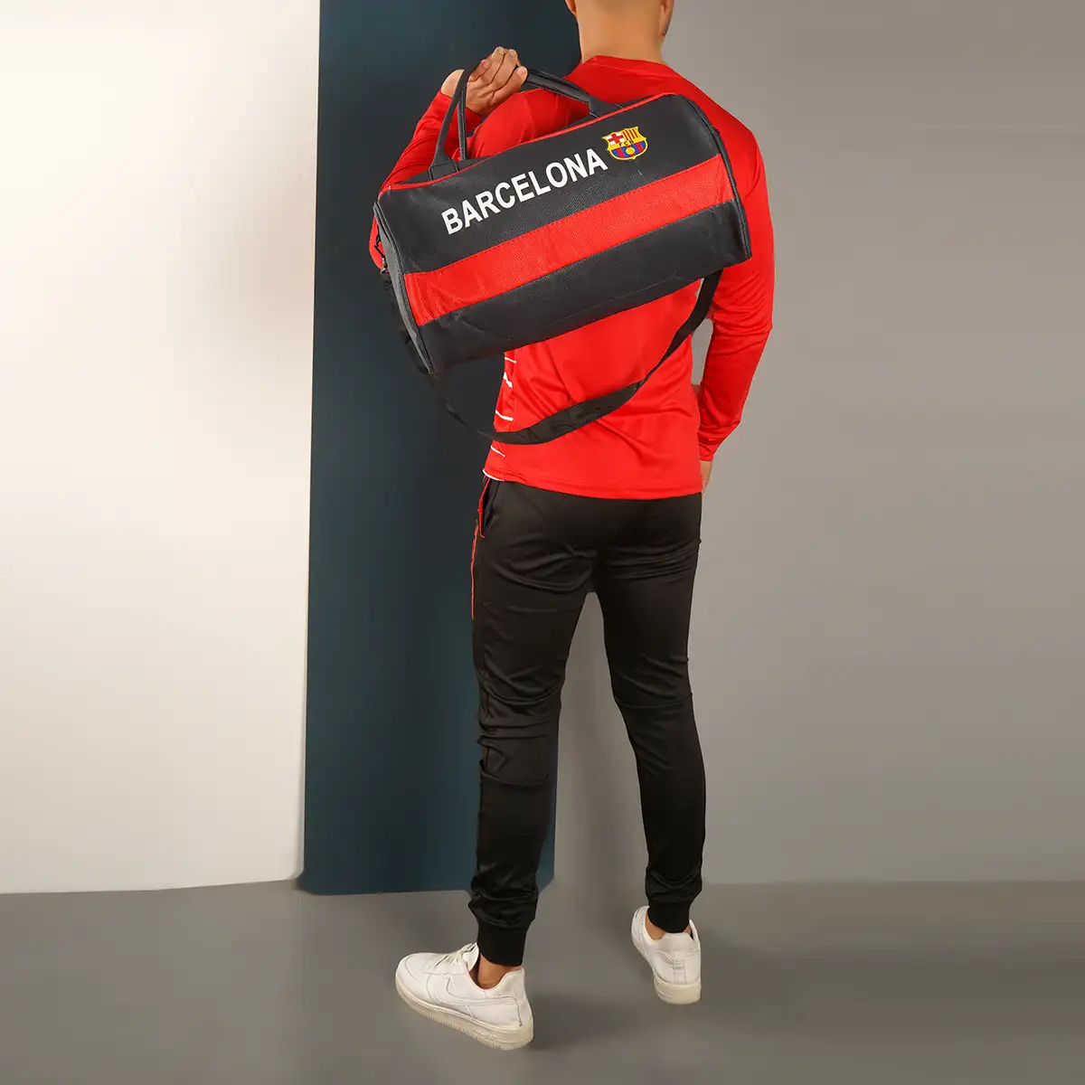 کیف ورزشی مشکی قرمز مدل Barcelona