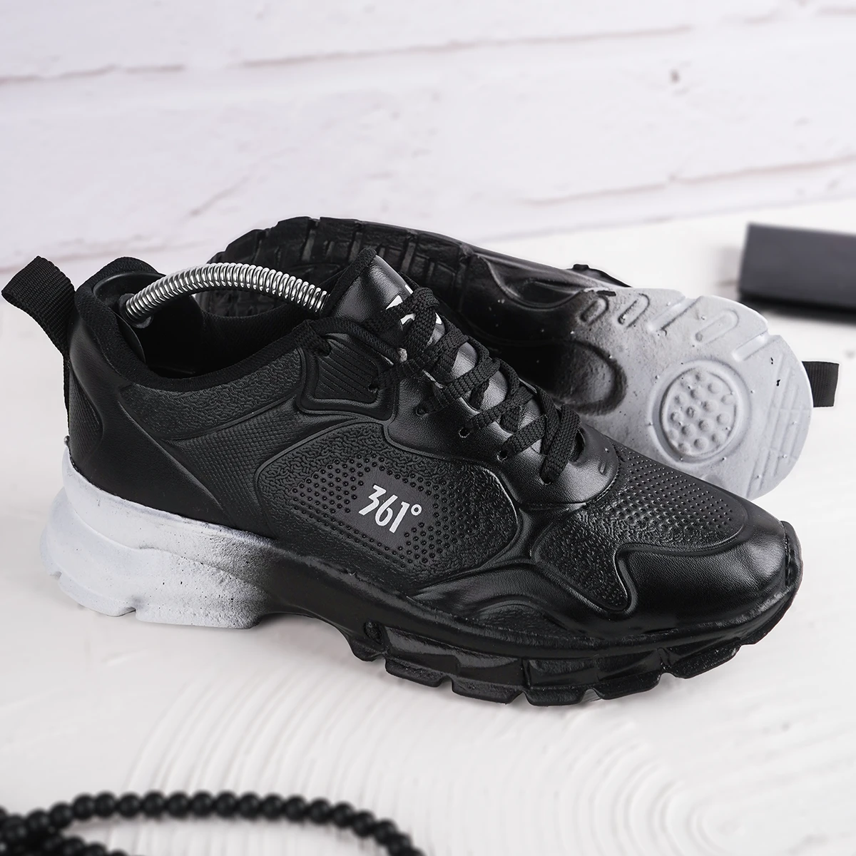 کفش ورزشی مردانه مشکی سفید مدل 361