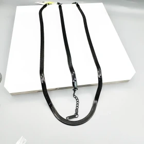 نیم ست مشکی ماری مدل fered