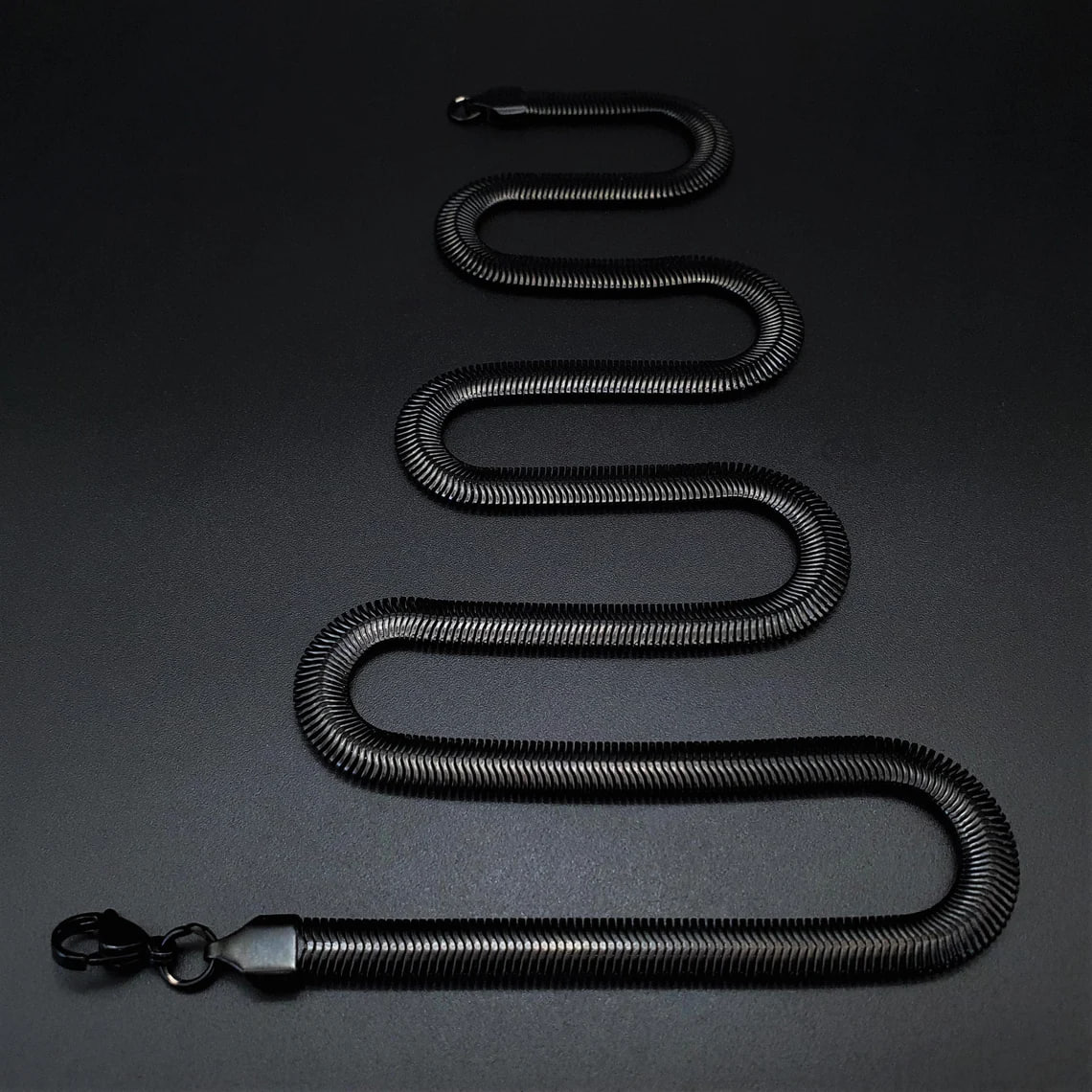 نیم ست مشکی ماری مدل fered