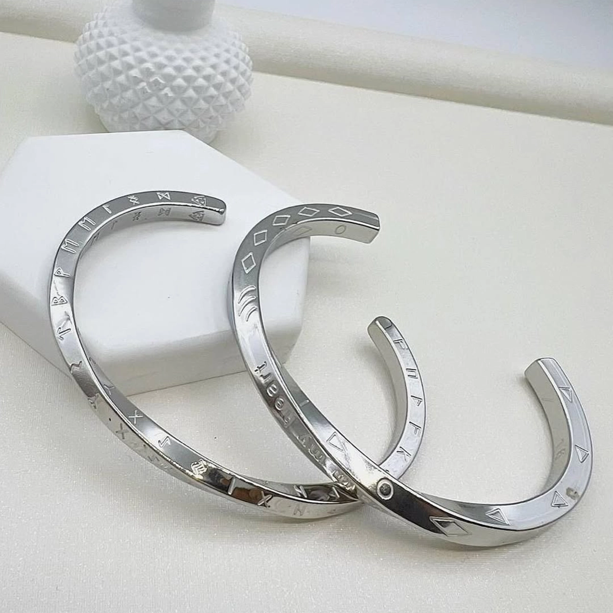 بنگل نقره ای پیچ خورده وایکینگی