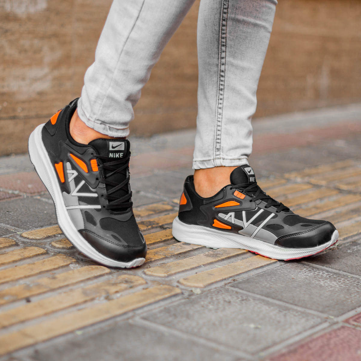 کفش ورزشی Nike مردانه مشکی نارنجی مدل Cobi