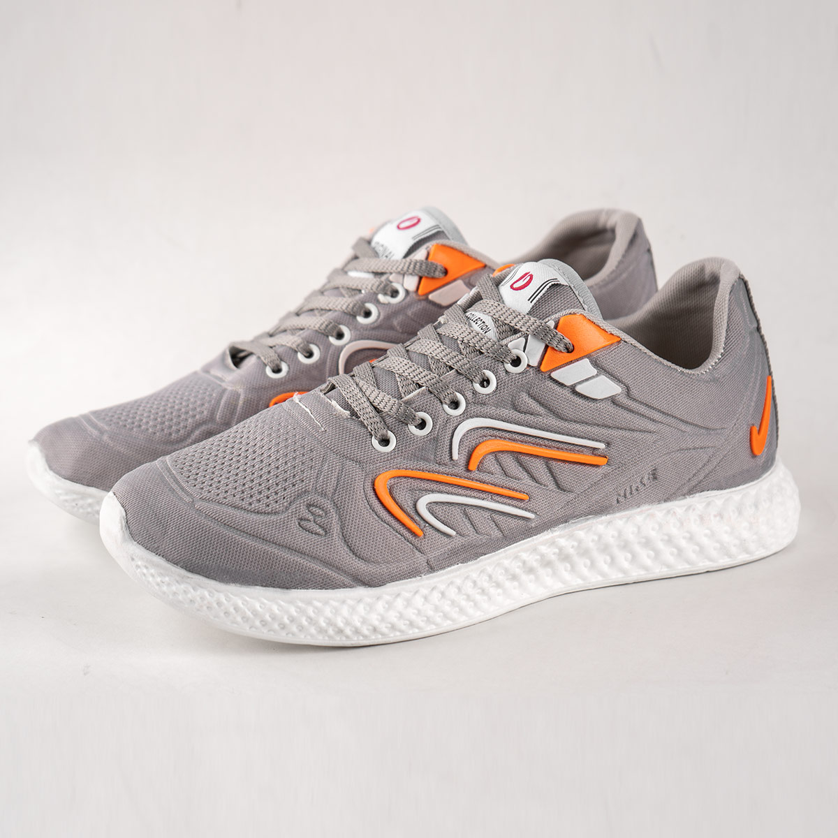 کفش saucony مردانه طوسی نارنجی مدل Delon(T)