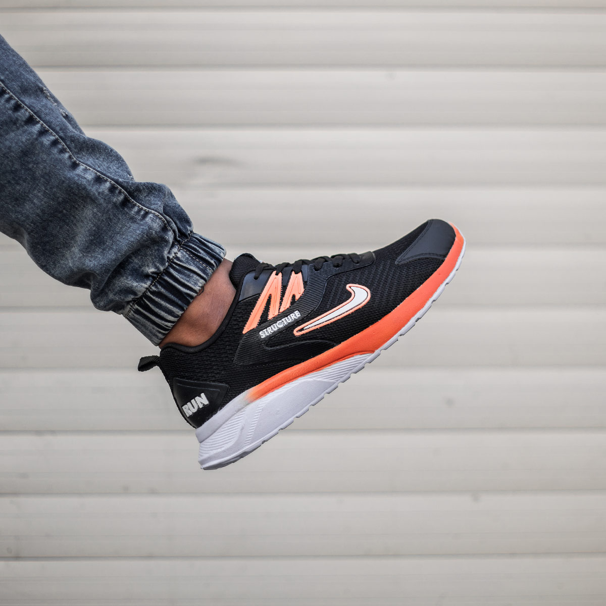 کفش ورزشی Nike Structure مردانه مشکی نارنجی مدلZomit